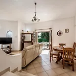 Exclusive Retreat In Vilamoura, Private Pool, Off-street Parking, Free Ac Wifi Villa Quarteira