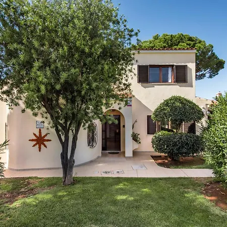 Villa Exclusive Retreat In Vilamoura, Private Pool, Off-street Parking, Free Ac Wifi *