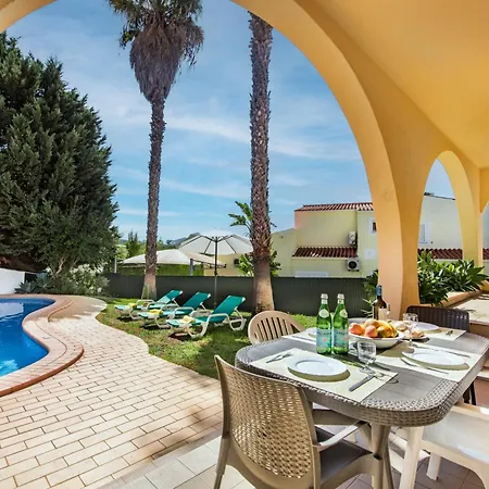 Villa Exclusive Retreat In Vilamoura, Private Pool, Off-street Parking, Free Ac Wifi