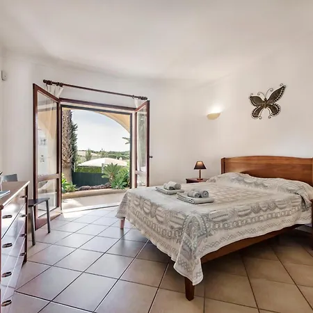 Exclusive Retreat In Vilamoura, Private Pool, Off-street Parking, Free Ac Wifi 别墅 *