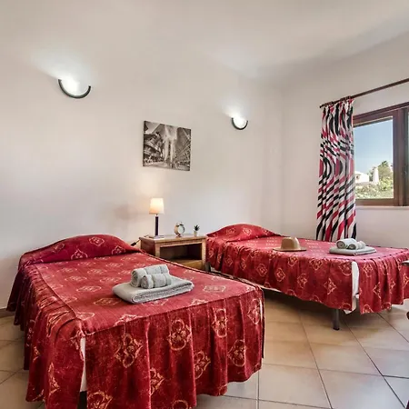 Exclusive Retreat In Vilamoura, Private Pool, Off-street Parking, Free Ac Wifi *