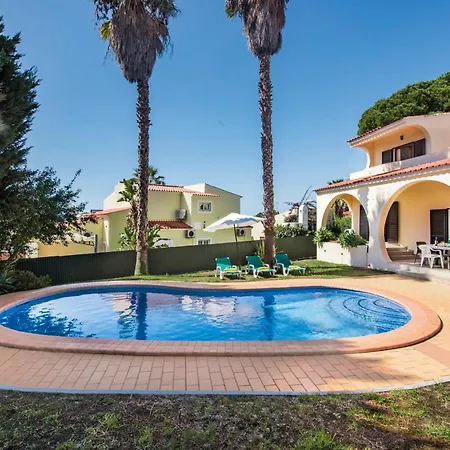 Exclusive Retreat In Vilamoura, Private Pool, Off-street Parking, Free Ac Wifi 奎特里拉