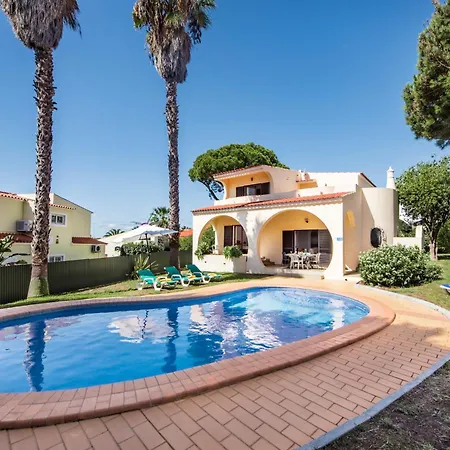 Exclusive Retreat In Vilamoura, Private Pool, Off-street Parking, Free Ac Wifi 别墅 *