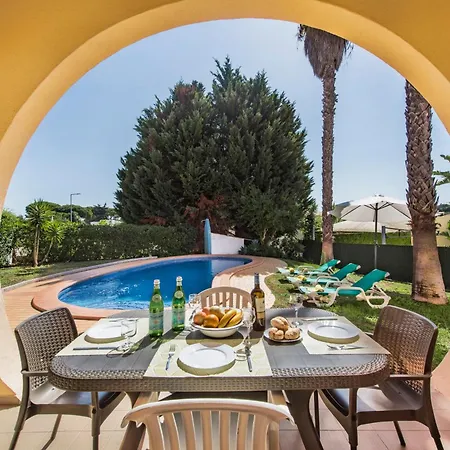 Exclusive Retreat In Vilamoura, Private Pool, Off-street Parking, Free Ac Wifi