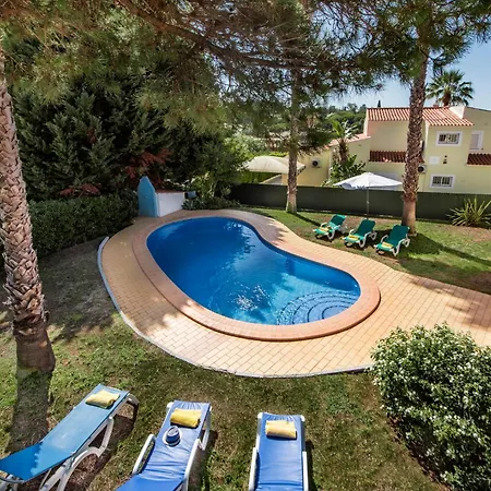 Exclusive Retreat In Vilamoura, Private Pool, Off-street Parking, Free Ac Wifi 别墅