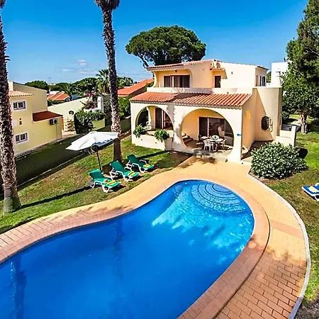 Exclusive Retreat In Vilamoura, Private Pool, Off-street Parking, Free Ac Wifi