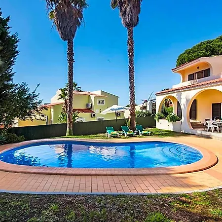 Villa Exclusive Retreat In Vilamoura, Private Pool, Off-street Parking, Free Ac Wifi *