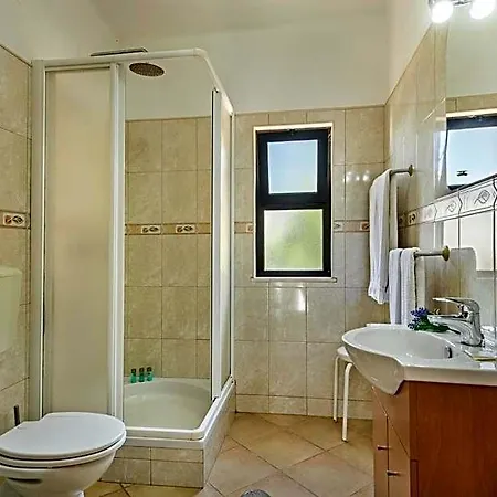 Exclusive Retreat In Vilamoura, Private Pool, Off-street Parking, Free Ac Wifi Villa Vilamoura