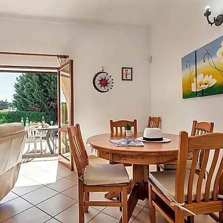 Exclusive Retreat In Vilamoura, Private Pool, Off-street Parking, Free Ac Wifi Villa *