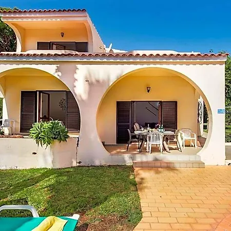 Exclusive Retreat In Vilamoura, Private Pool, Off-street Parking, Free Ac Wifi Villa *