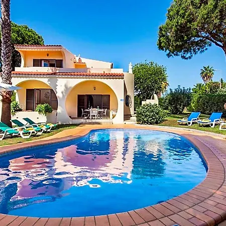 Exclusive Retreat In Vilamoura, Private Pool, Off-street Parking, Free Ac Wifi Villa *