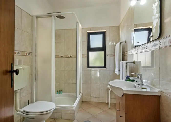 Exclusive Retreat In Vilamoura, Private Pool, Off-street Parking, Free Ac Wifi * 奎特里拉