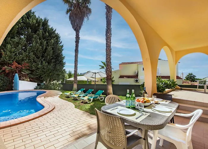 Villa Exclusive Retreat In Vilamoura, Private Pool, Off-street Parking, Free Ac Wifi