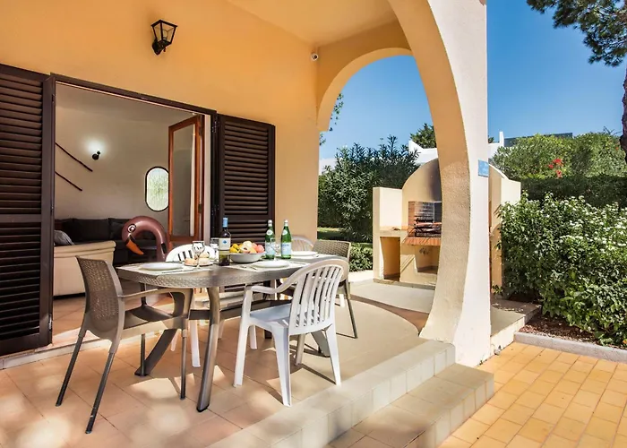 Exclusive Retreat In Vilamoura, Private Pool, Off-street Parking, Free Ac Wifi * 奎特里拉