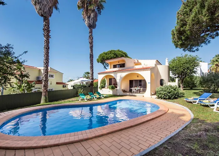 Exclusive Retreat In Vilamoura, Private Pool, Off-street Parking, Free Ac Wifi 别墅 *