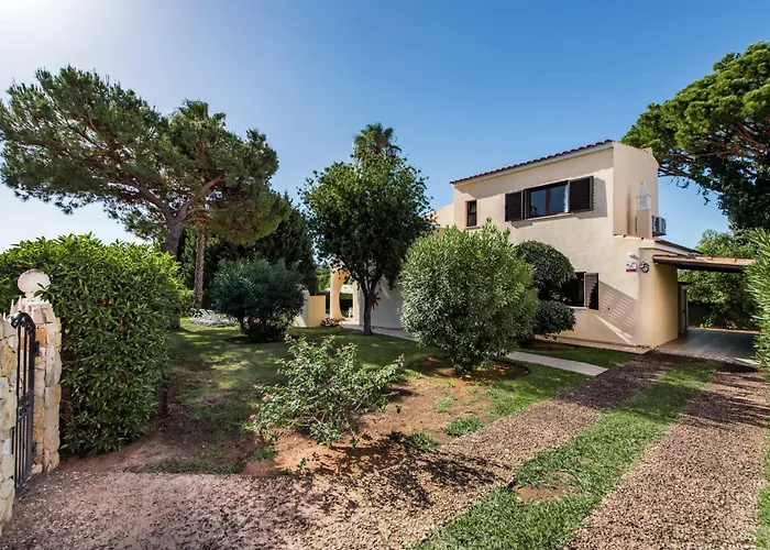 Exclusive Retreat In Vilamoura, Private Pool, Off-street Parking, Free Ac Wifi *