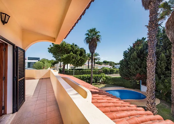 Exclusive Retreat In Vilamoura, Private Pool, Off-street Parking, Free Ac Wifi 奎特里拉