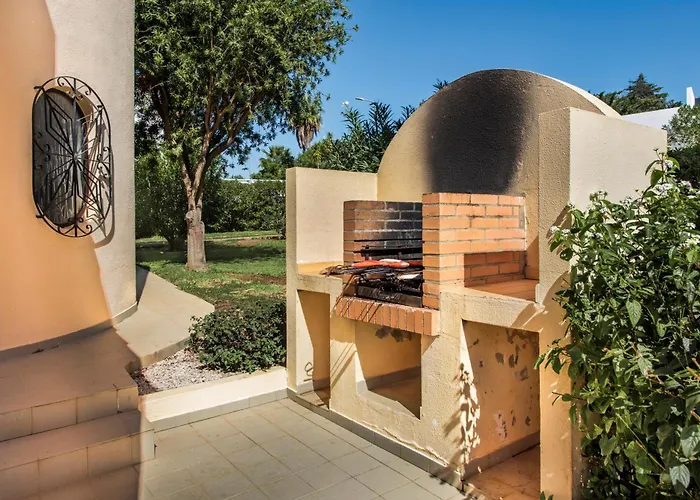 Exclusive Retreat In Vilamoura, Private Pool, Off-street Parking, Free Ac Wifi * Quarteira