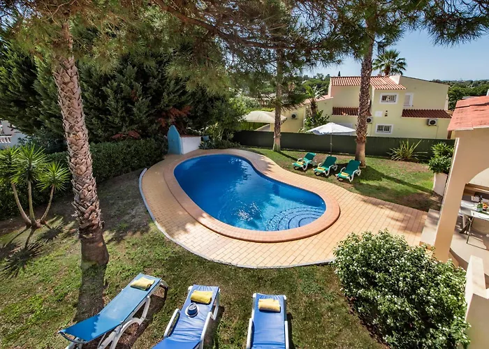 Exclusive Retreat In Vilamoura, Private Pool, Off-street Parking, Free Ac Wifi 别墅