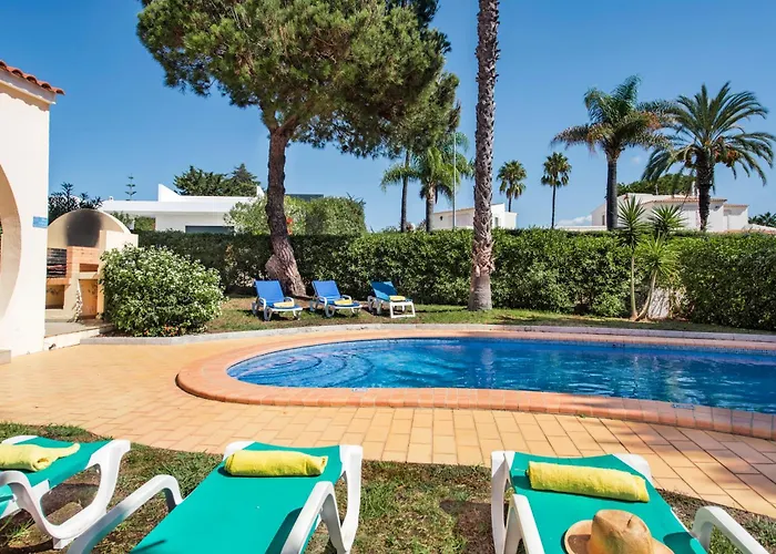 Exclusive Retreat In Vilamoura, Private Pool, Off-street Parking, Free Ac Wifi 奎特里拉